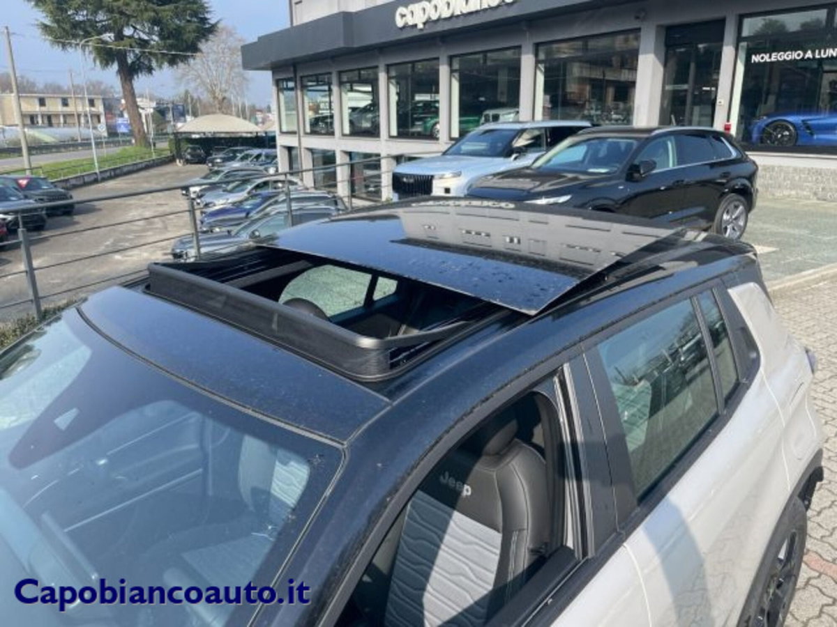 Jeep Avenger 1.2 turbo e-hybrid mhev 85th Anniversary 4xe 145cv edct6 (7)