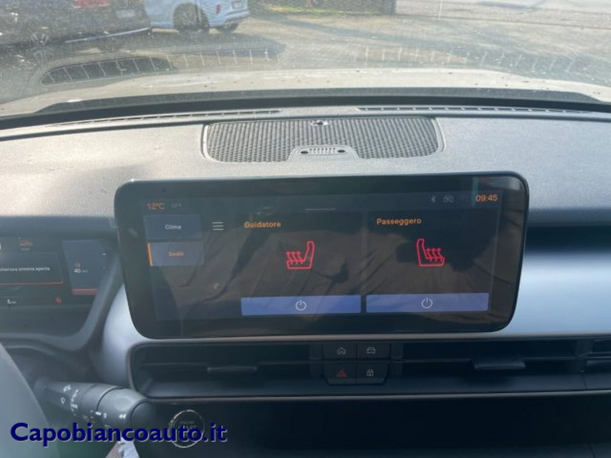 Jeep Avenger 1.2 turbo e-hybrid mhev Overland 4xe 145cv edct6 (14)
