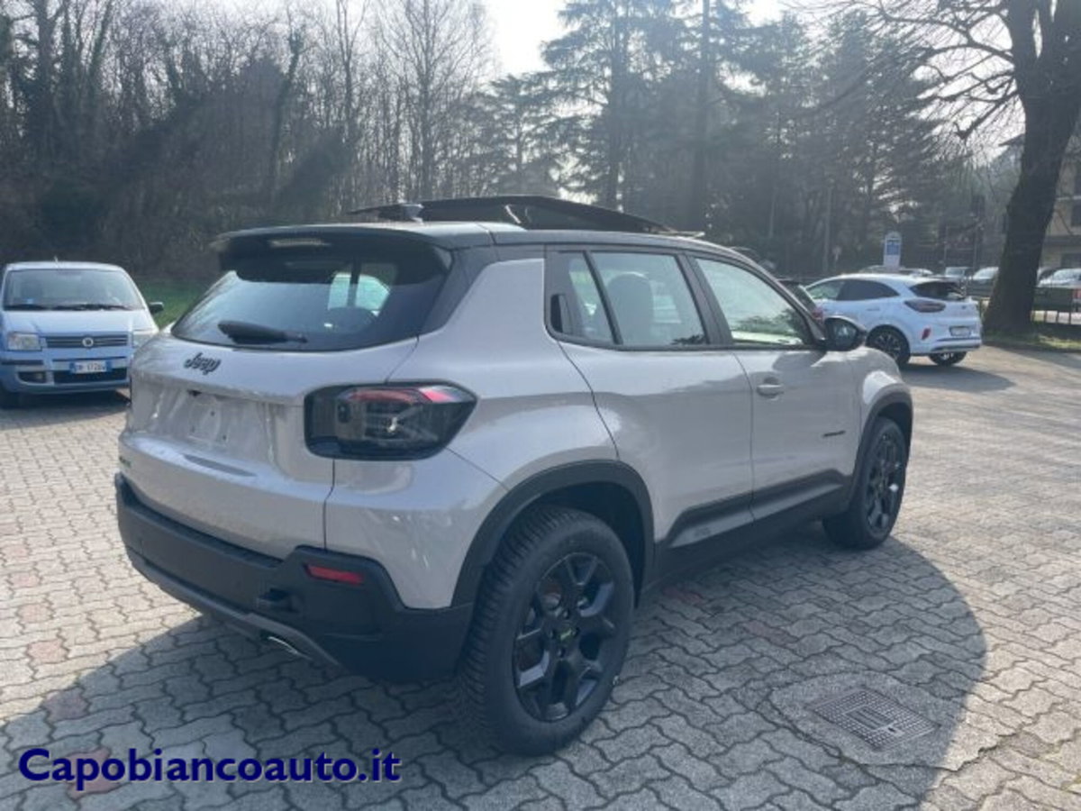 Jeep Avenger 1.2 turbo e-hybrid mhev Overland 4xe 145cv edct6 (4)