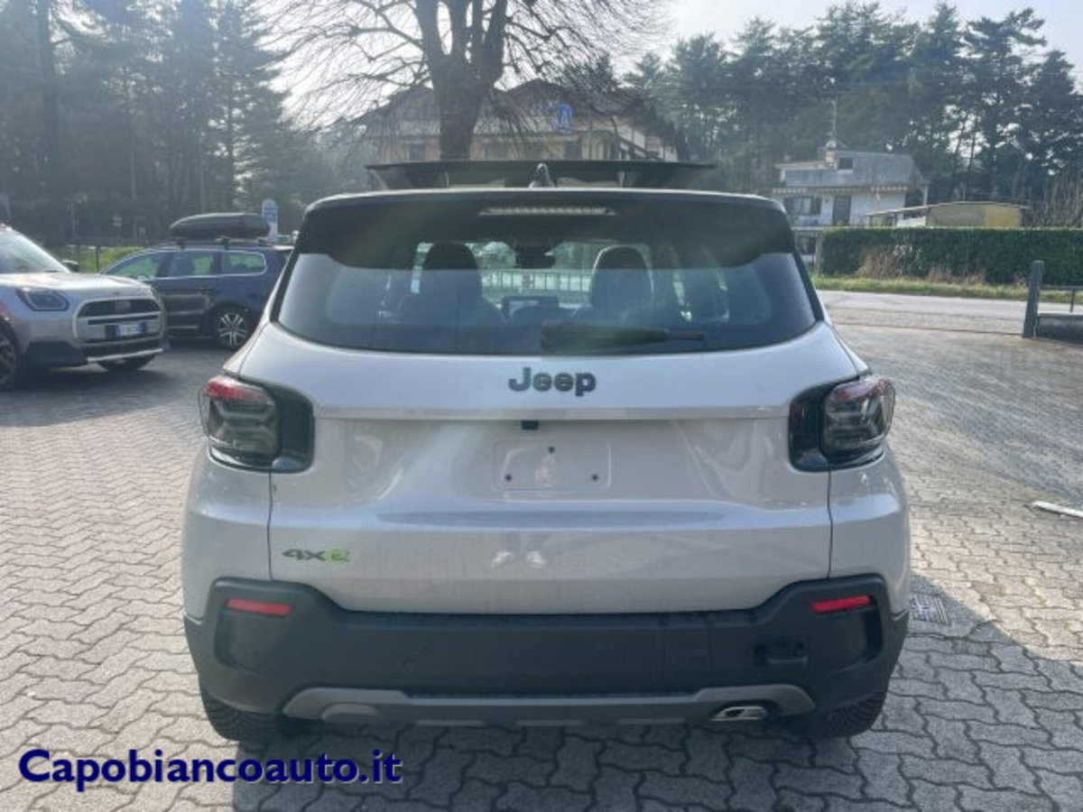 Jeep Avenger 1.2 turbo e-hybrid mhev Overland 4xe 145cv edct6 (5)