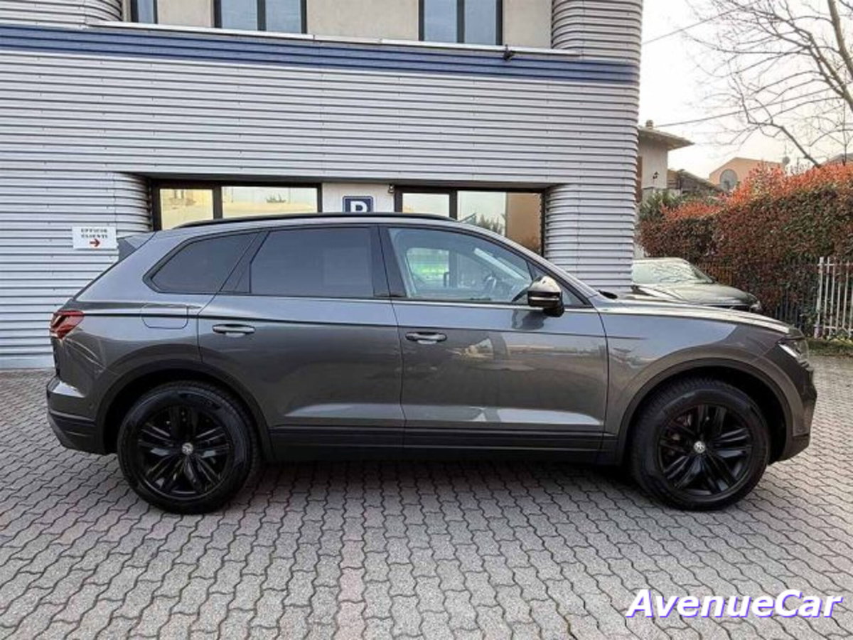 Volkswagen Touareg 3.0 V6 TDI SCR Black Style (4)