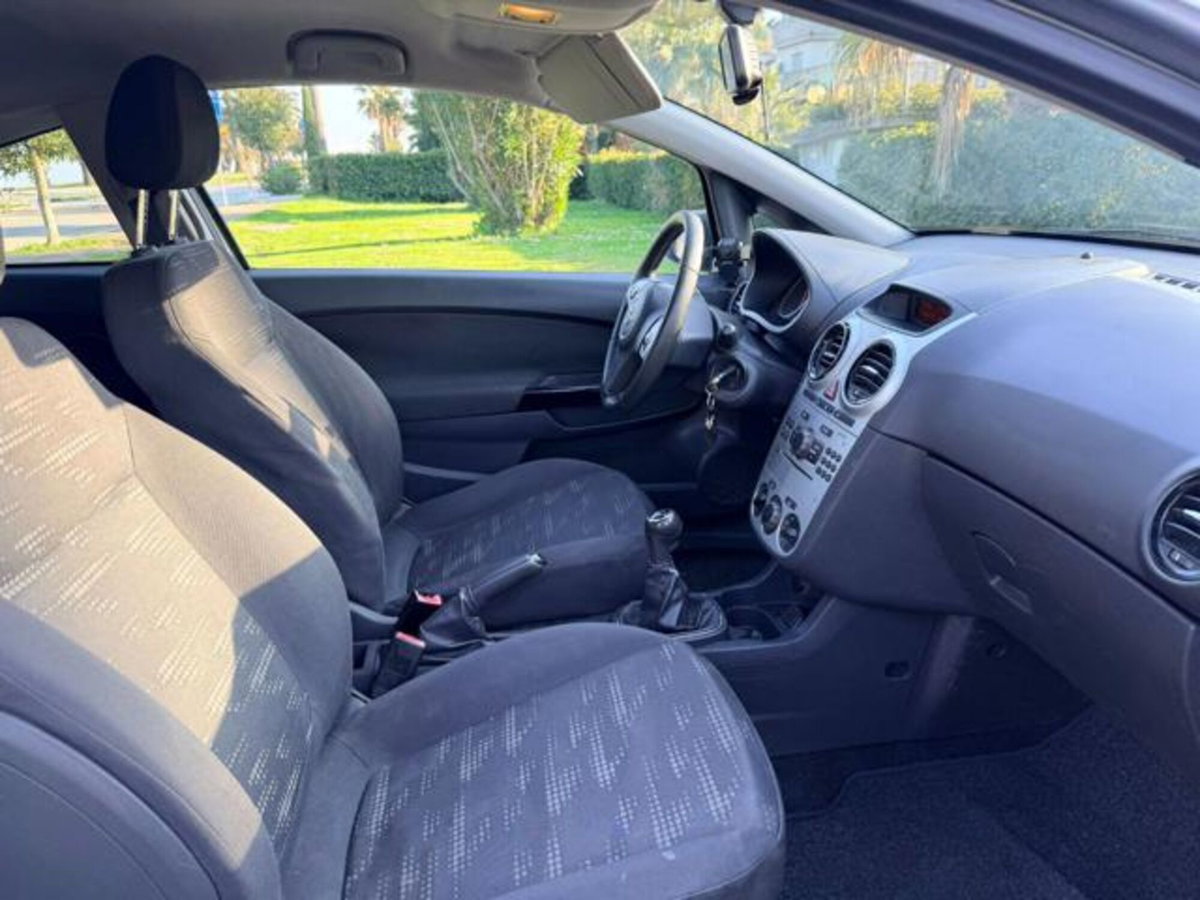 Opel Corsa 1.3 CDTI 75CV 3 porte Club (12)