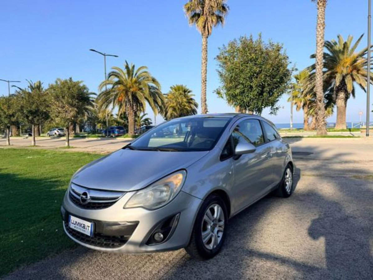 Opel Corsa 1.3 CDTI 75CV 3 porte Club (2)