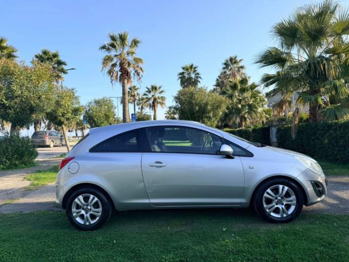 Opel Corsa 1.3 CDTI 75CV 3 porte Club (7)