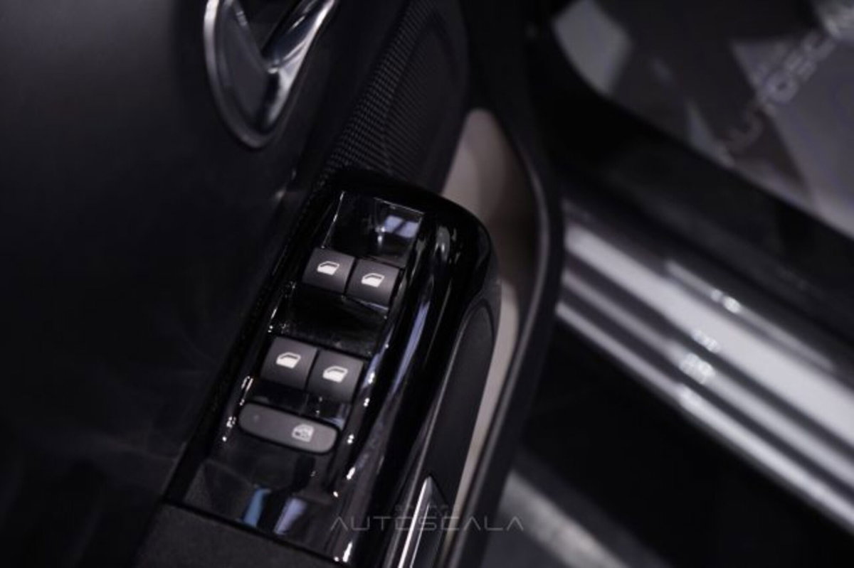 Citroen C3 PureTech 110 S&S Shine (7)