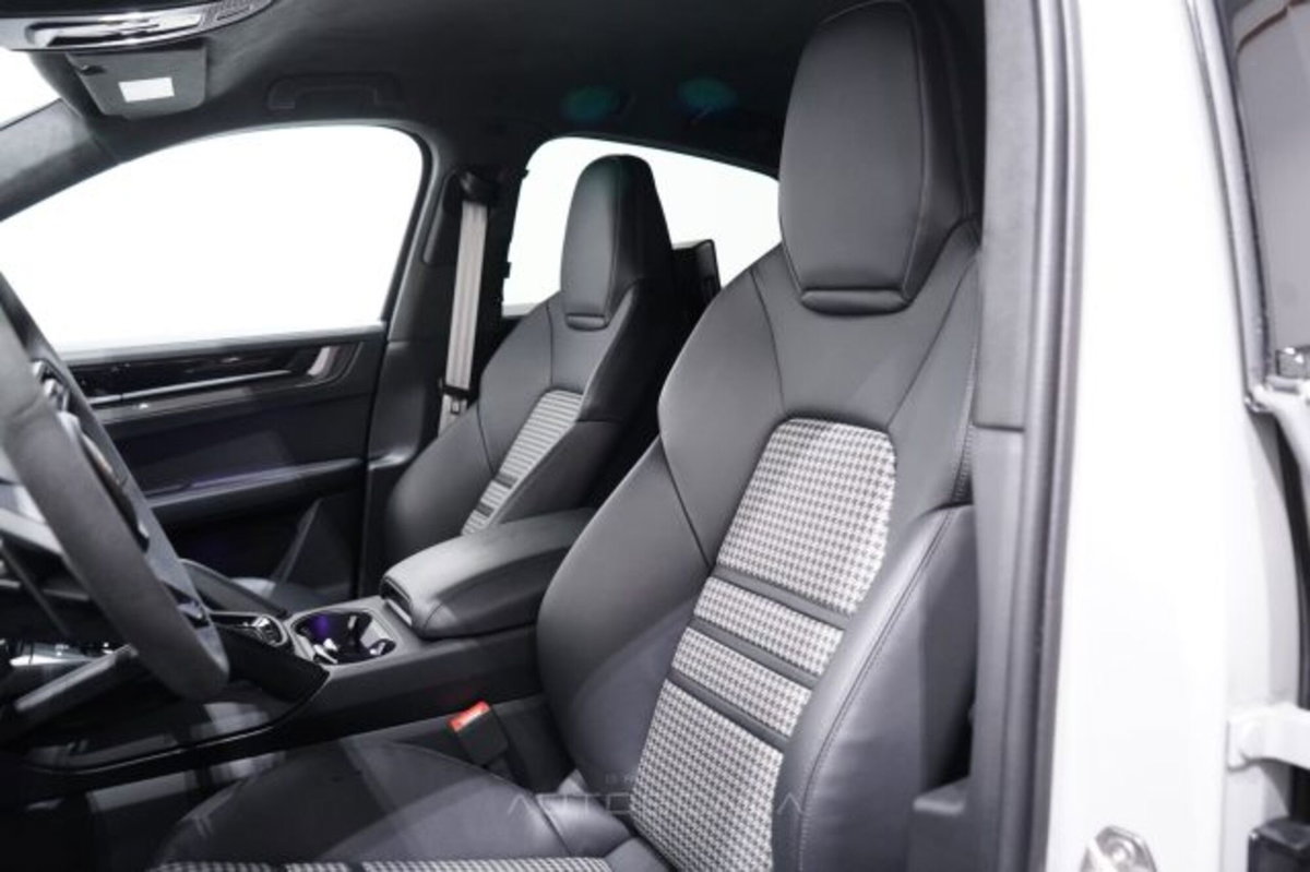 Porsche Cayenne Coupé 4.0 GTS tiptronic (11)