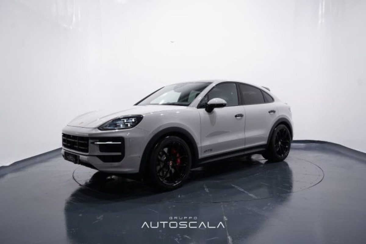 Porsche Cayenne Coupé 4.0 GTS tiptronic (2)