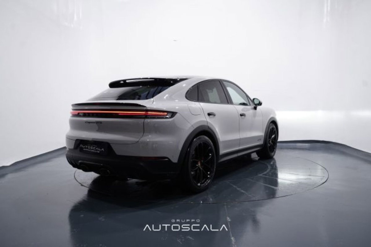 Porsche Cayenne Coupé 4.0 GTS tiptronic (6)