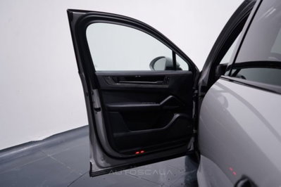 Porsche Cayenne Coupé 4.0 GTS tiptronic (9)
