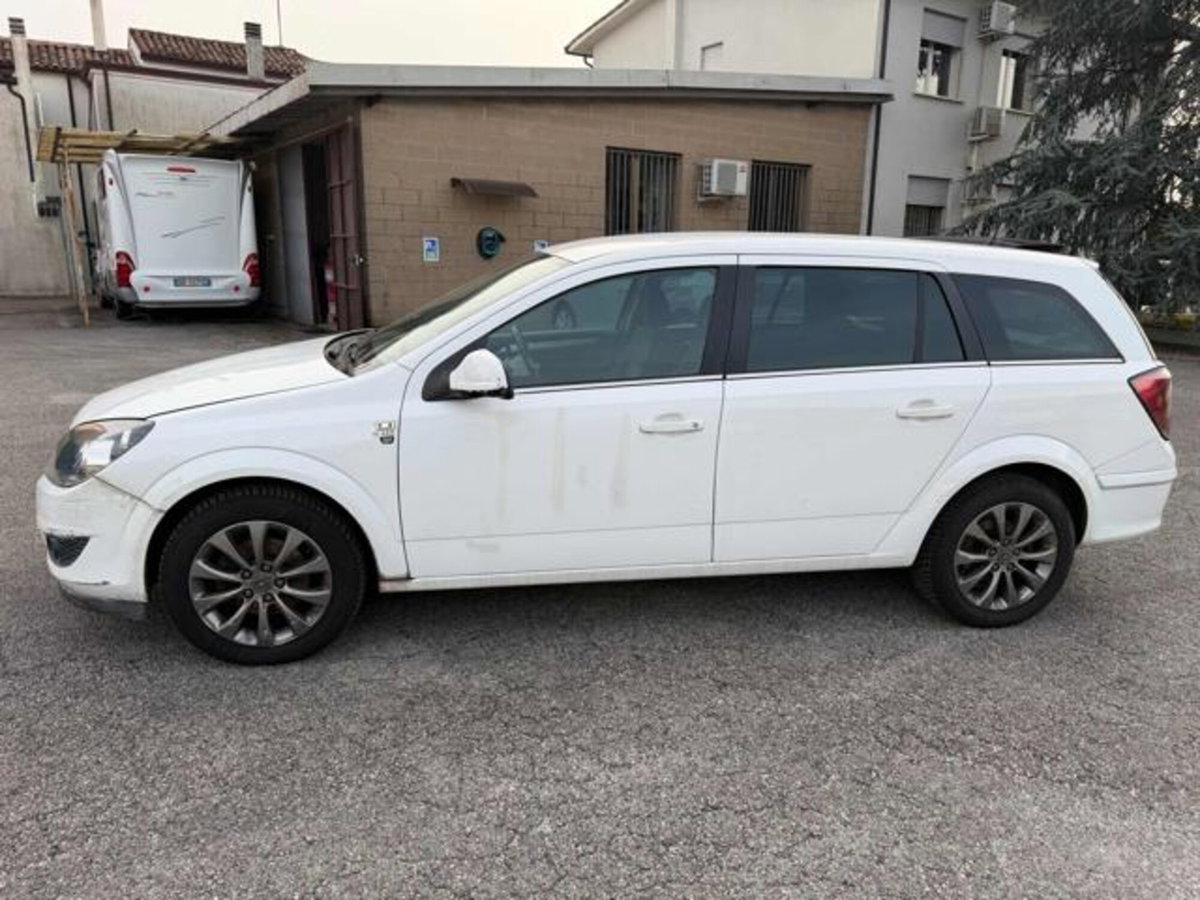 Opel Astra Station Wagon 1.7 CDTI 110CV ecoFLEStation Wagon Edition (10)
