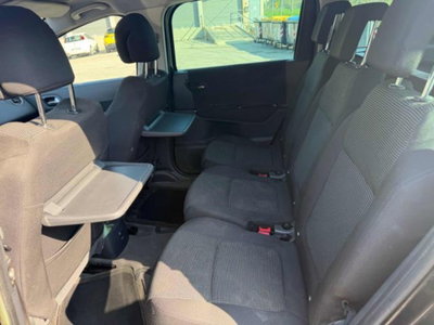 Peugeot 5008 1.6 e-HDi 112CV Stop&Start cambio robotizzato Family (13)