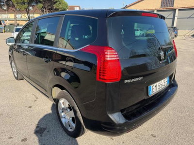 Peugeot 5008 1.6 e-HDi 112CV Stop&Start cambio robotizzato Family (14)