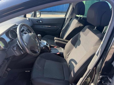 Peugeot 5008 1.6 e-HDi 112CV Stop&Start cambio robotizzato Family (4)