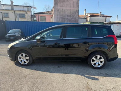 Peugeot 5008 1.6 e-HDi 112CV Stop&Start cambio robotizzato Family (9)
