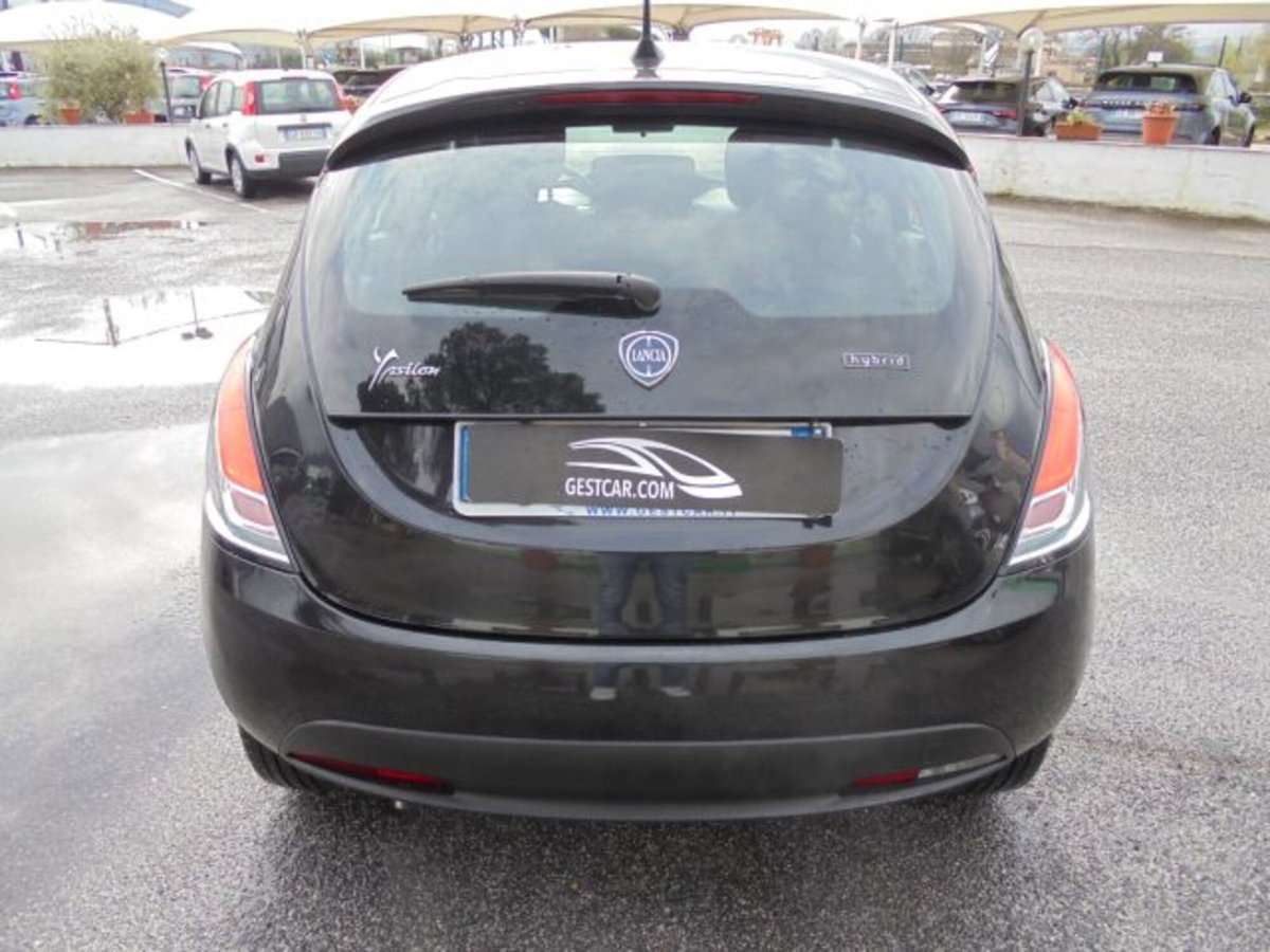 Lancia Ypsilon 1.0 FireFly 5 porte S&S Hybrid Ecochic Silver (12)