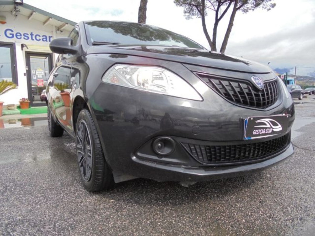 Lancia Ypsilon 1.0 FireFly 5 porte S&S Hybrid Ecochic Silver (17)