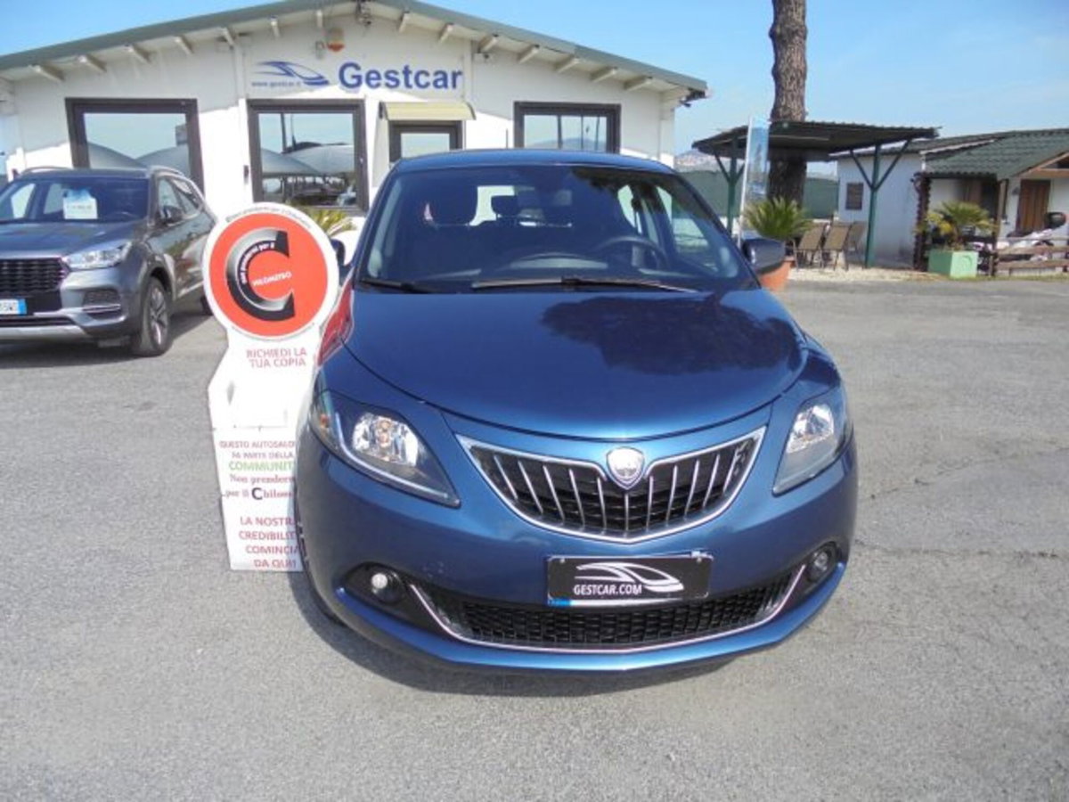 Lancia Ypsilon 1.0 FireFly 5 porte S&S Hybrid Gold Plus (3)