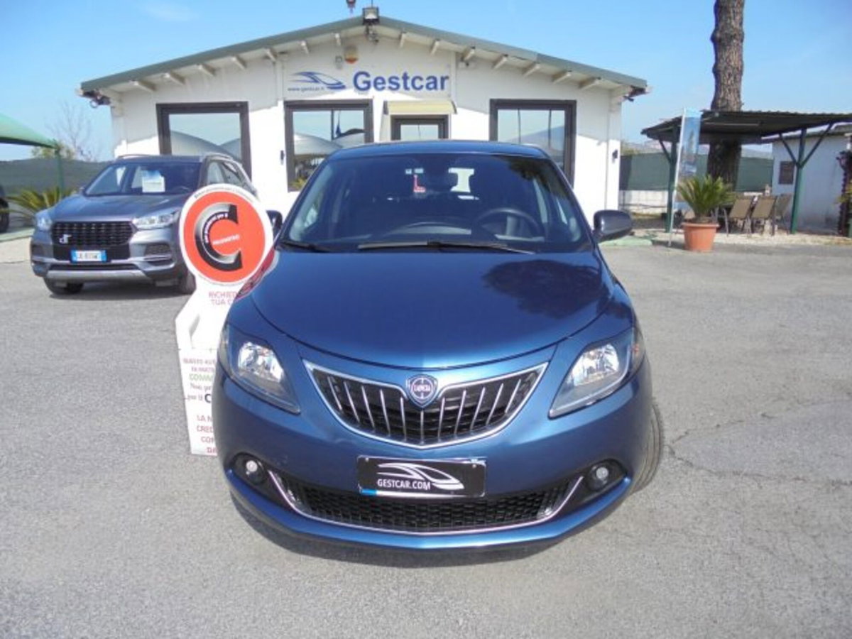 Lancia Ypsilon 1.0 FireFly 5 porte S&S Hybrid Gold Plus (4)