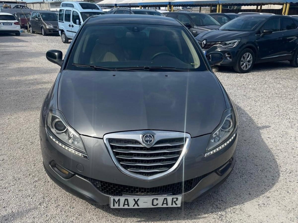 Lancia Delta 1.9 MJT Twinturbo DPF Platinum (2)