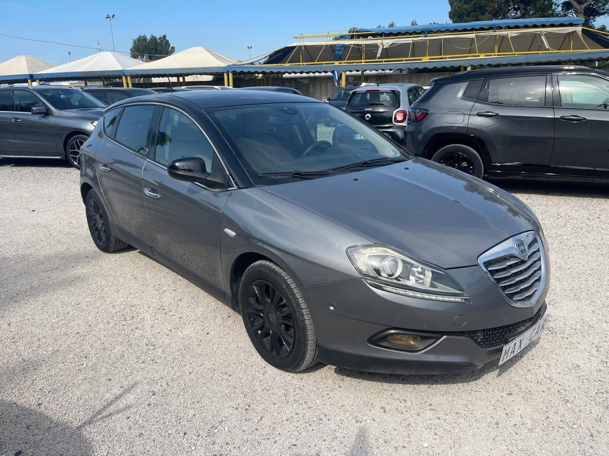 Lancia Delta 1.9 MJT Twinturbo DPF Platinum (3)