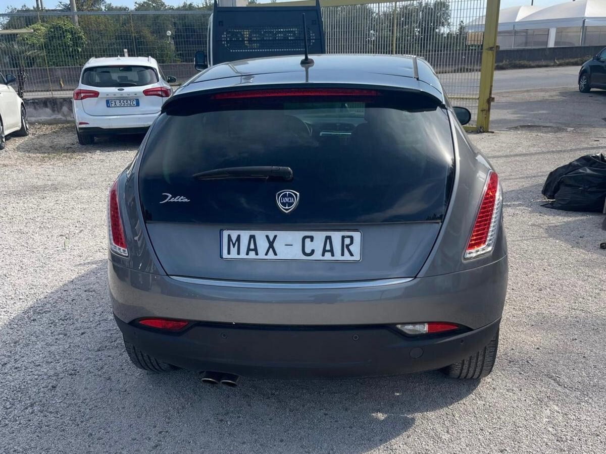 Lancia Delta 1.9 MJT Twinturbo DPF Platinum (5)