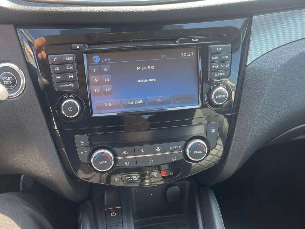 Nissan Qashqai 1.5 dCi 115 CV Tekna (14)