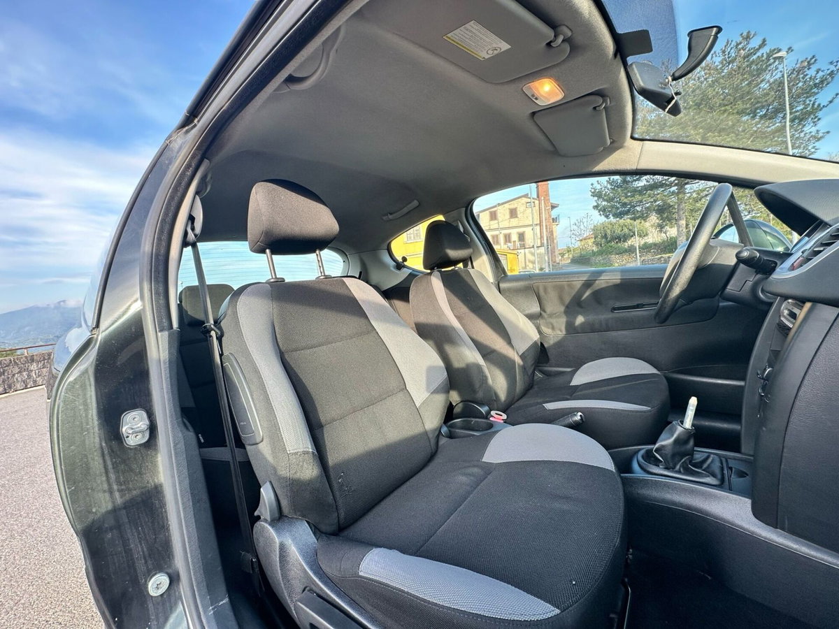 Peugeot 207 8V 75CV 3p. Access (10)