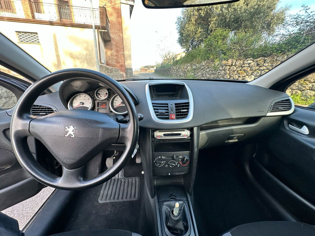 Peugeot 207 8V 75CV 3p. Access (12)
