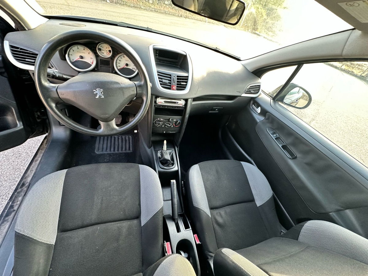 Peugeot 207 8V 75CV 3p. Access (13)