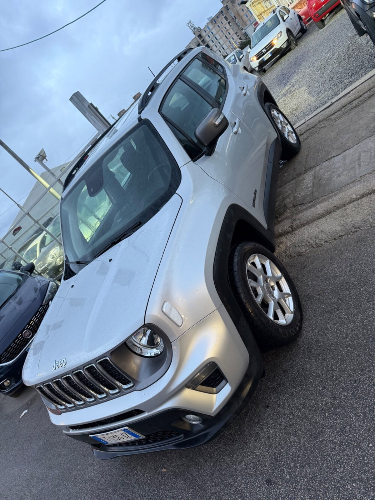 Jeep Renegade 1.6 Mjt 120 CV Limited (3)
