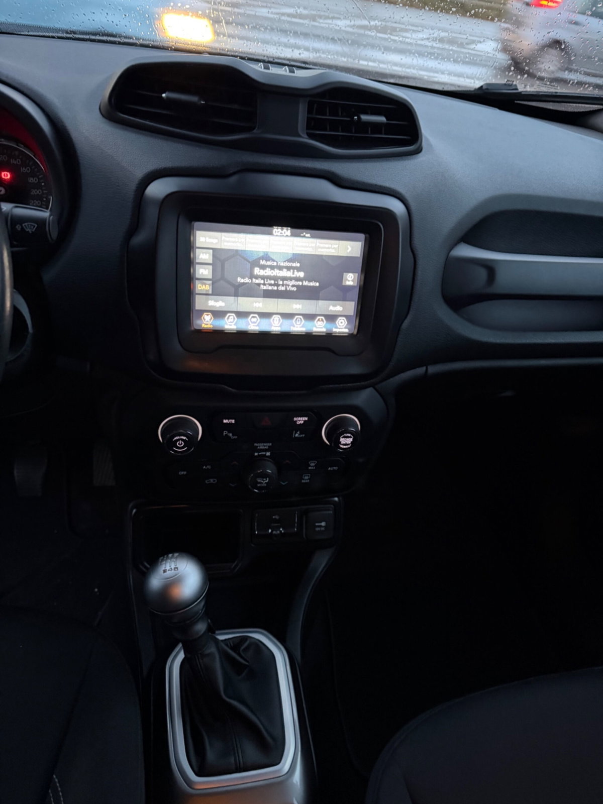 Jeep Renegade 1.6 Mjt 120 CV Limited (7)