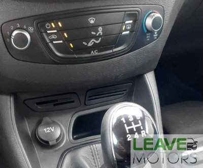 Ford Tourneo Courier 1.5 TDCI 75 CV Plus (11)