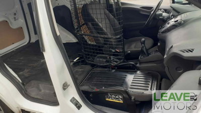Ford Tourneo Courier 1.5 TDCI 75 CV Plus (4)