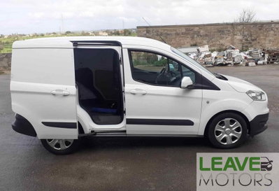 Ford Tourneo Courier 1.5 TDCI 75 CV Plus (7)