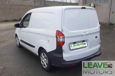 Ford Tourneo Courier 1.5 TDCI 75 CV Plus (9)