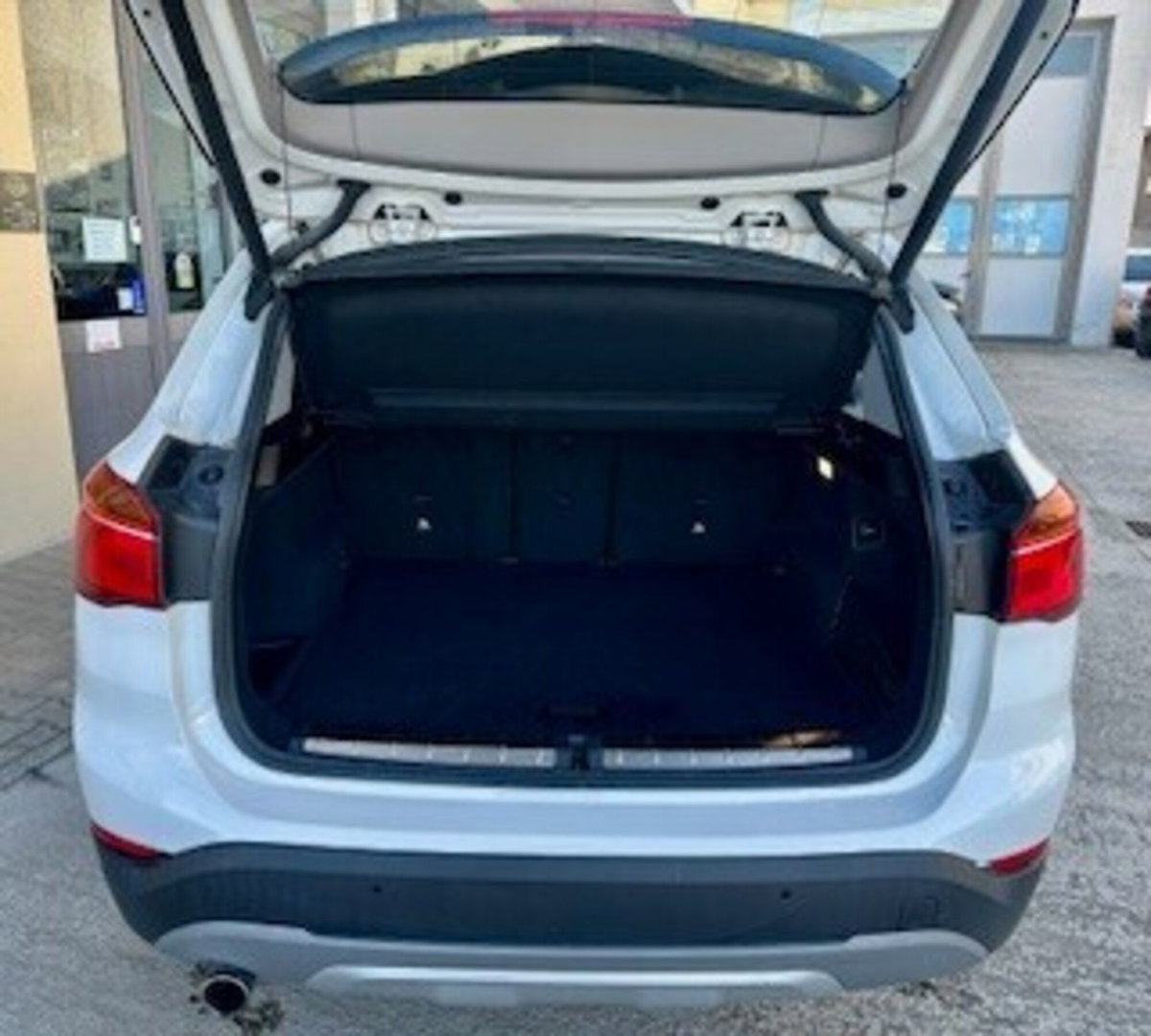 BMW X1 sDrive18d xLine Plus (10)