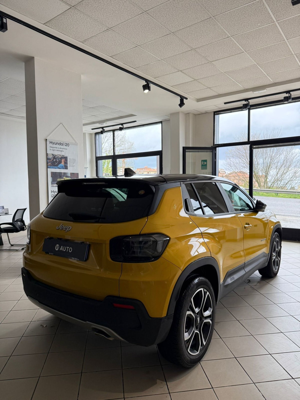 Jeep Avenger 1.2 turbo Summit fwd 100cv (6)