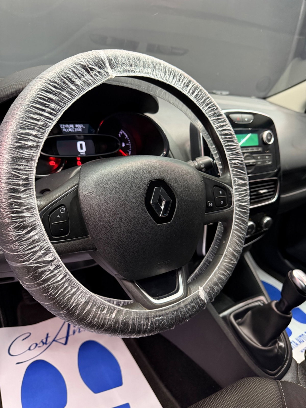 Renault Clio 1.2 75 CV 5 porte Duel (11)