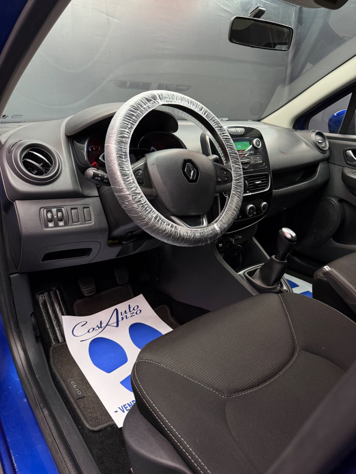 Renault Clio 1.2 75 CV 5 porte Duel (8)