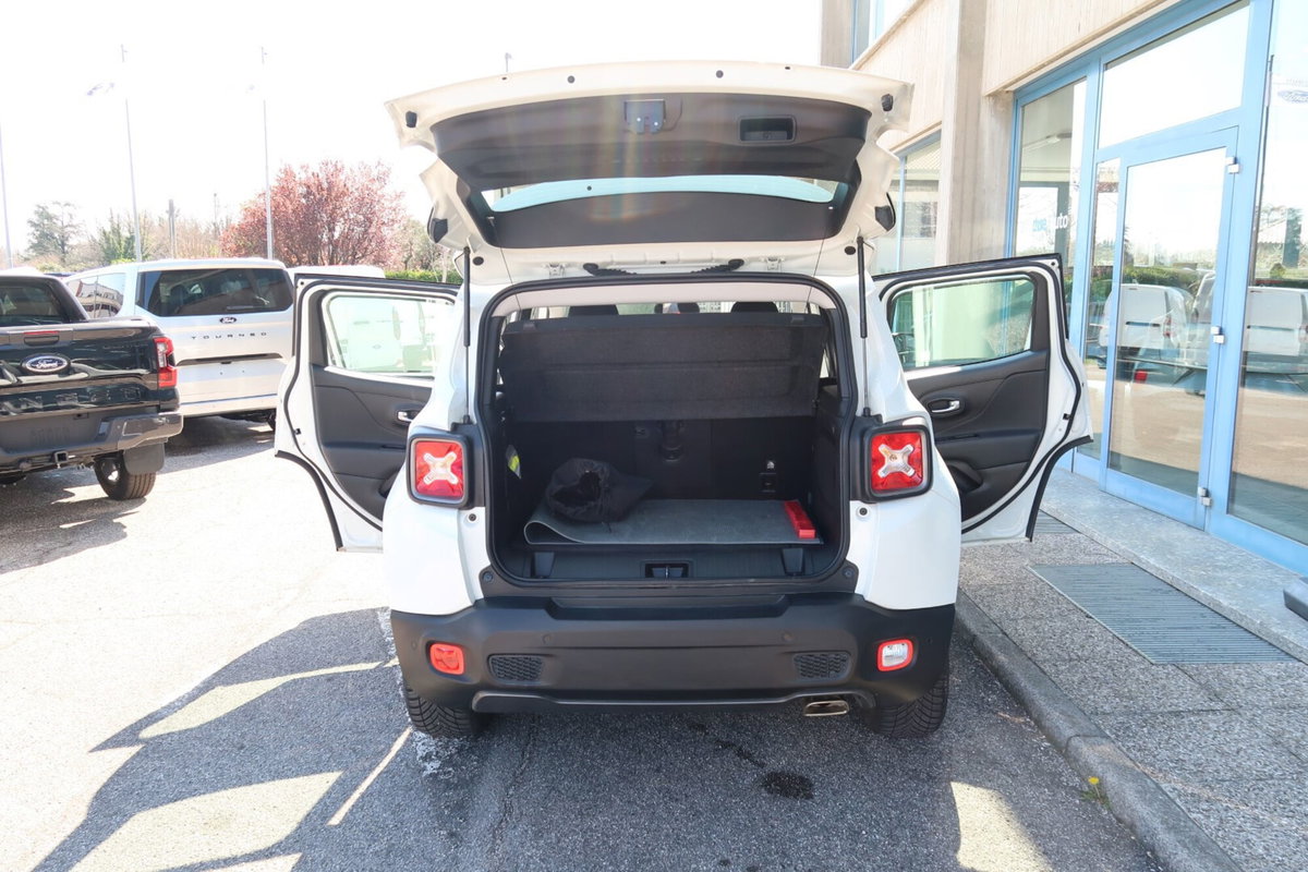 Jeep Renegade 1.3 T4 190CV PHEV 4xe AT6 Limited (11)