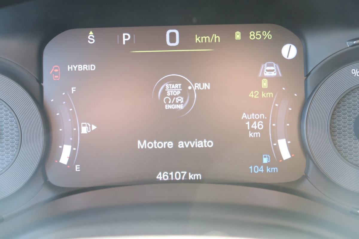 Jeep Renegade 1.3 T4 190CV PHEV 4xe AT6 Limited (12)