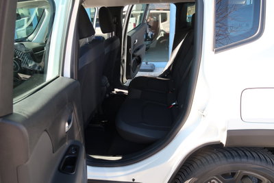 Jeep Renegade 1.3 T4 190CV PHEV 4xe AT6 Limited (13)