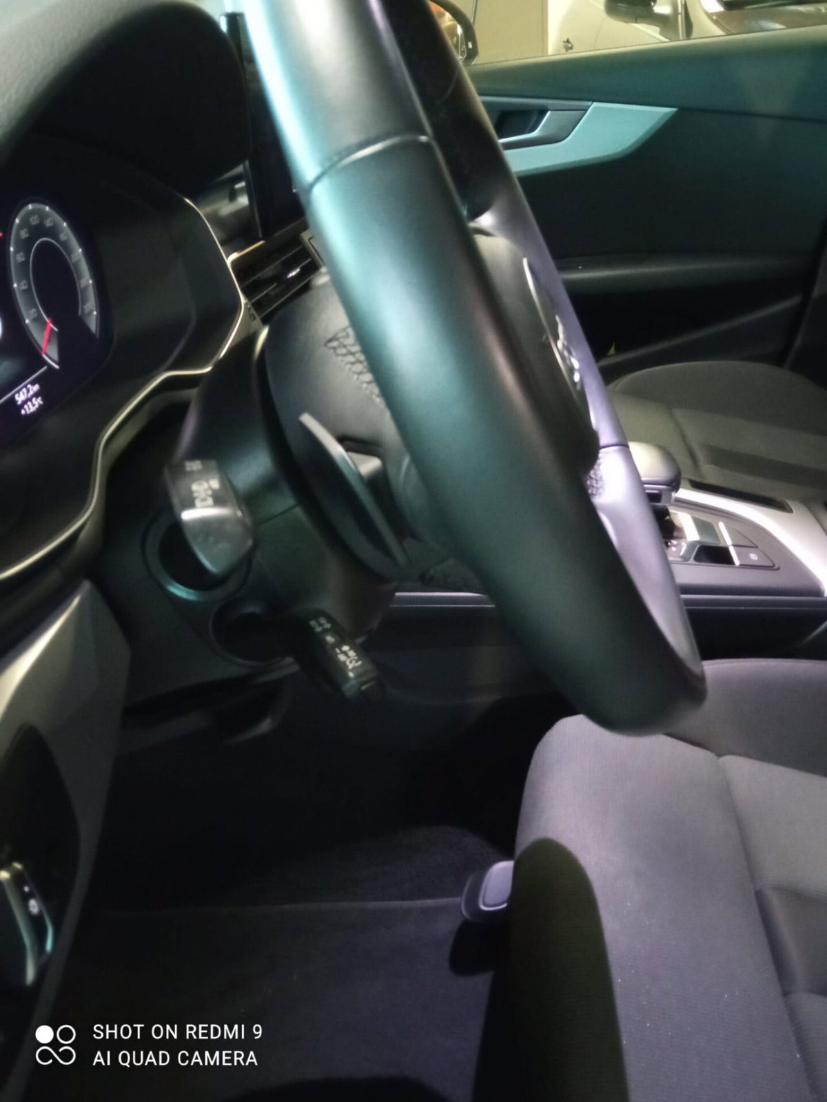 Audi A4 Avant 30 TDI/136 CV S tronic S line edition (11)