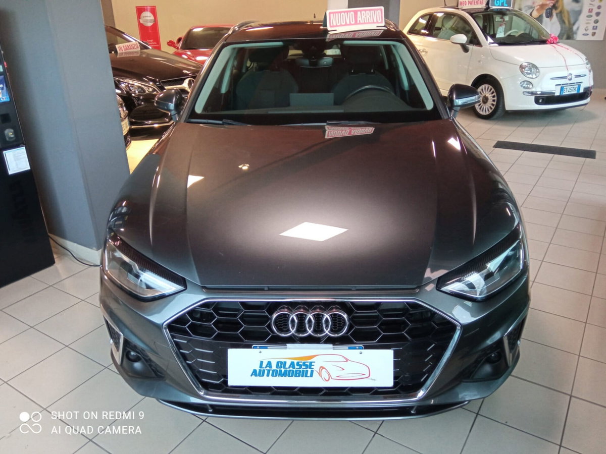 Audi A4 Avant 30 TDI/136 CV S tronic S line edition (5)