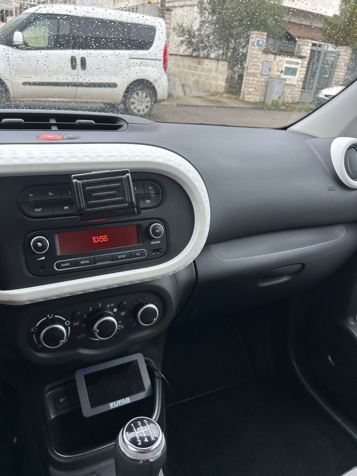 Renault Twingo SCe Life (10)