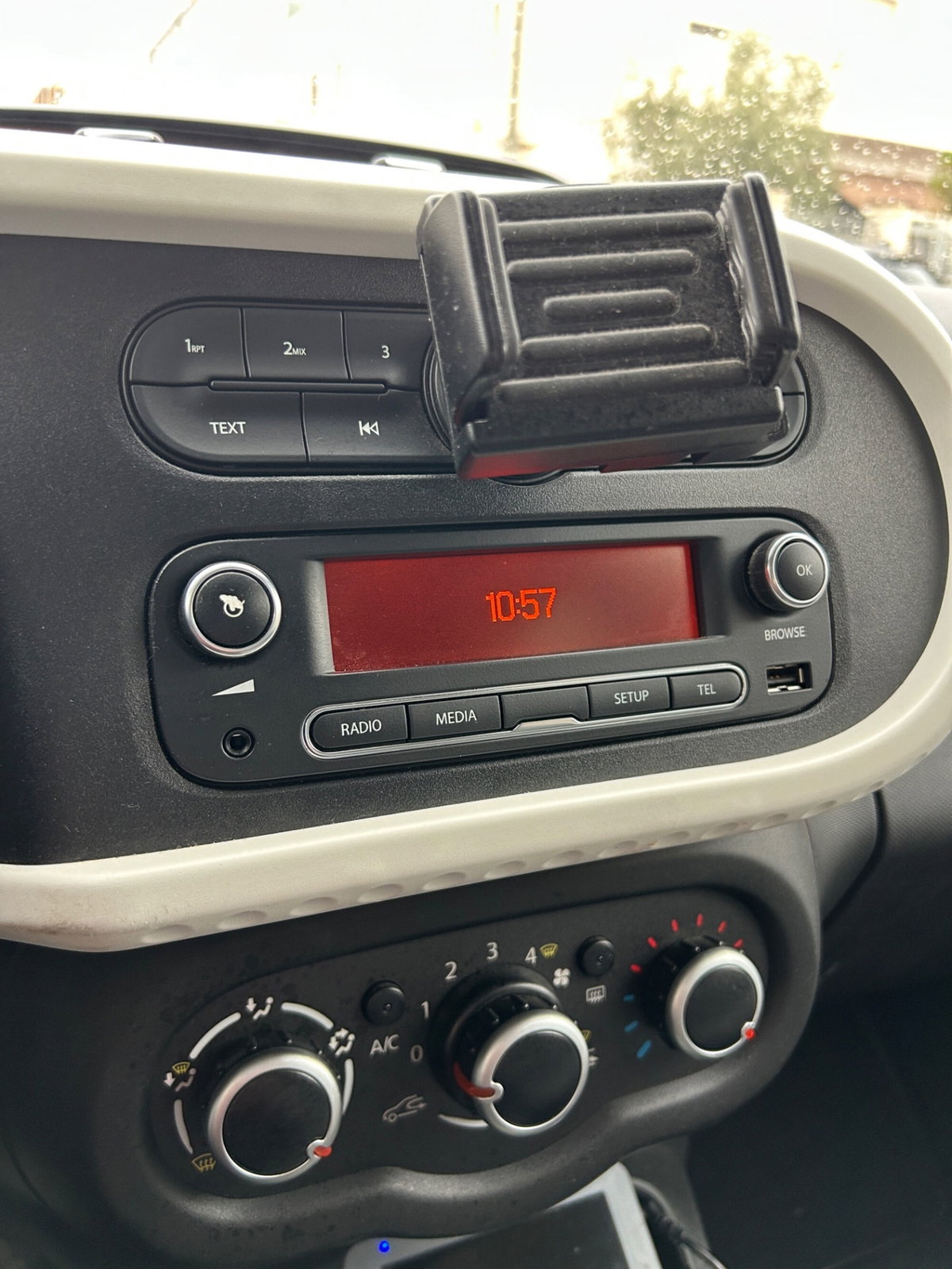 Renault Twingo SCe Life (13)