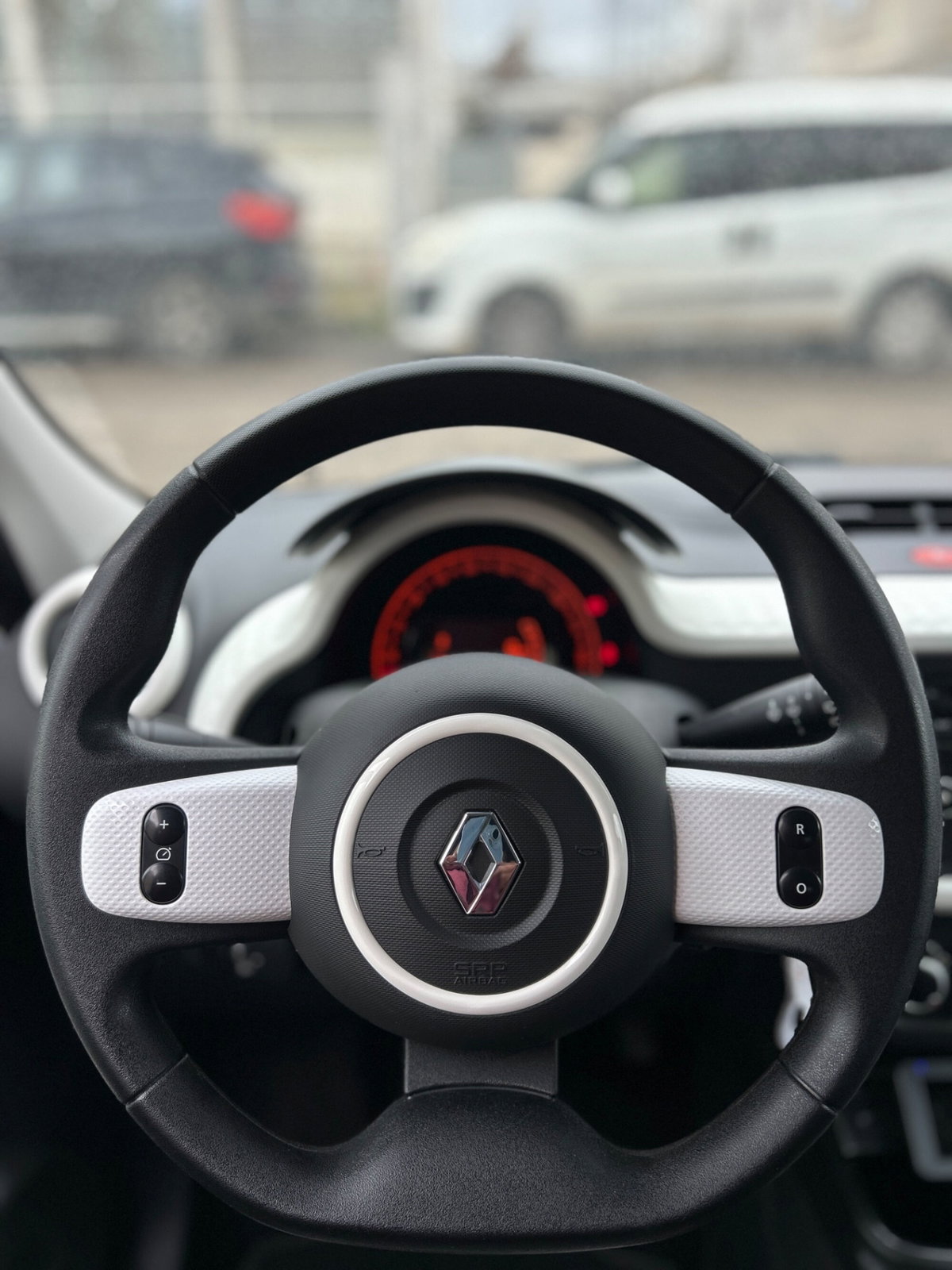 Renault Twingo SCe Life (9)