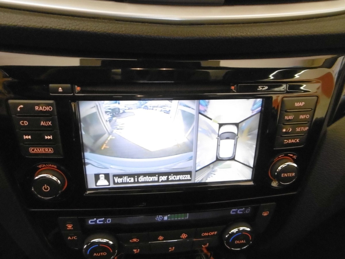 Nissan Qashqai 1.5 dCi Tekna (17)