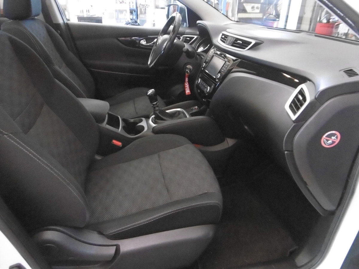 Nissan Qashqai 1.5 dCi Tekna (19)