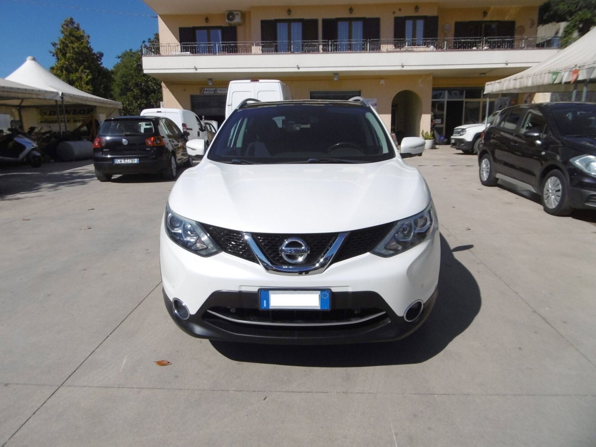 Nissan Qashqai 1.5 dCi Tekna (2)